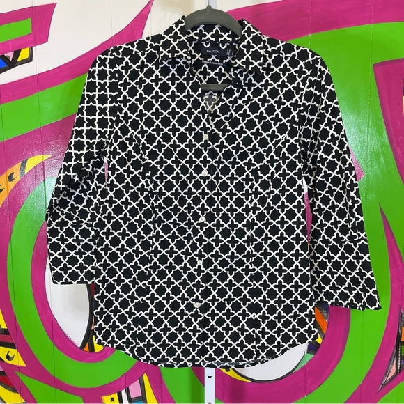 Nautica, Button Down Blouse, Size Small. Wrinkle Resistant. New condition! - Picture 1 of 5